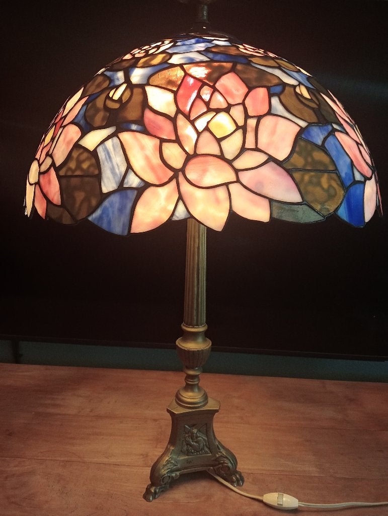 Tiffany lotus tafellamp bronzen voet 75 x 50, Ophalen, Zo goed als nieuw, Glas
