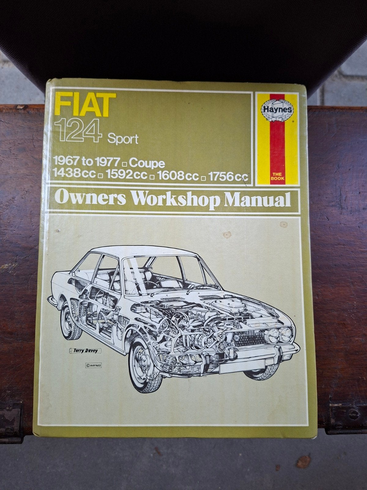 Haynes Werkplaatshandboek Fiat 124 Sport (1967-1977), Ophalen of Verzenden, Zo goed als nieuw, Overige merken, J H Haynes en Adrian Sharp