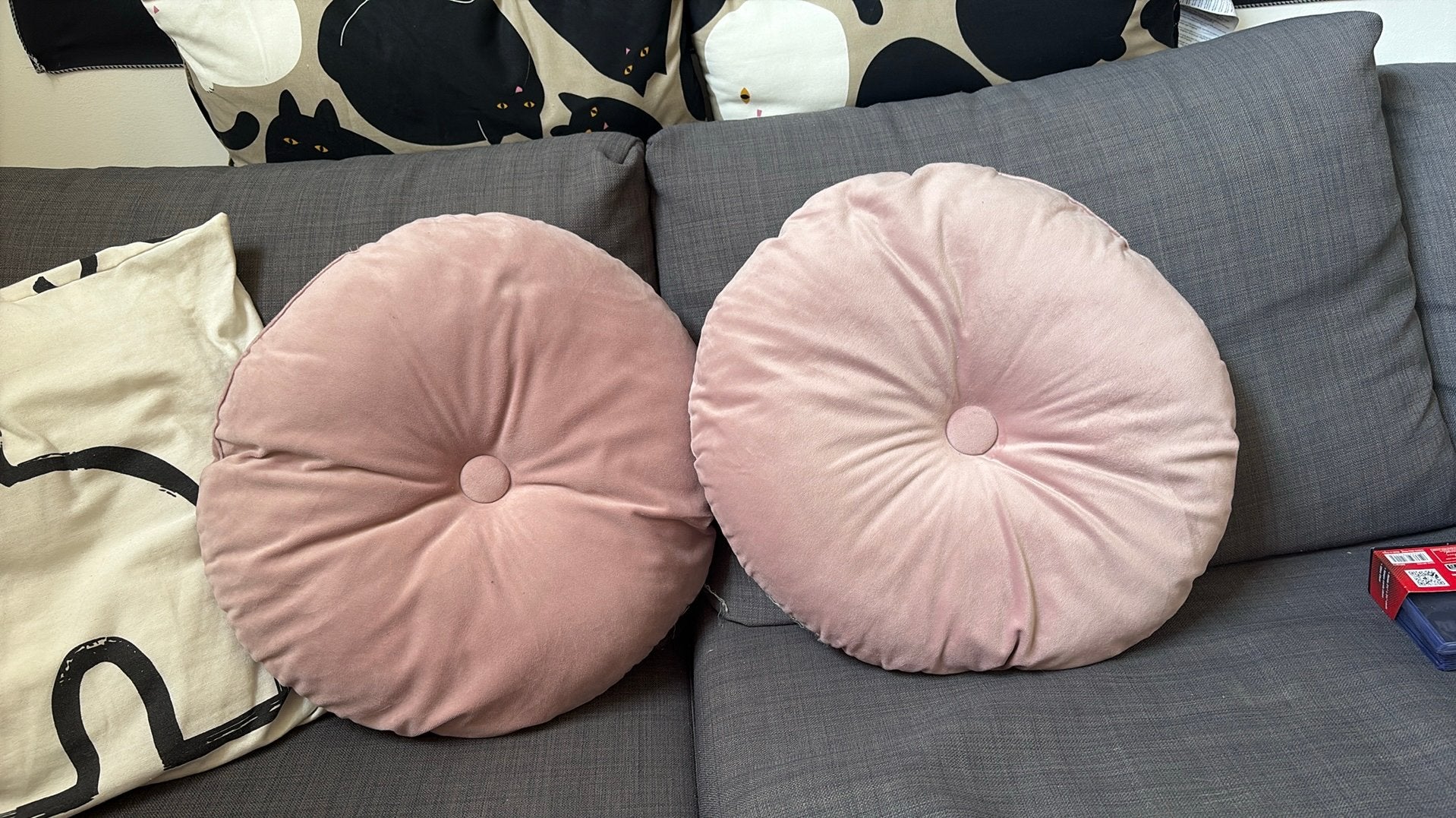 2 roze kussentjes rond ikea, Huis en Inrichting, Woonaccessoires | Kussens, Ophalen of Verzenden, Zo goed als nieuw, Roze, Rond