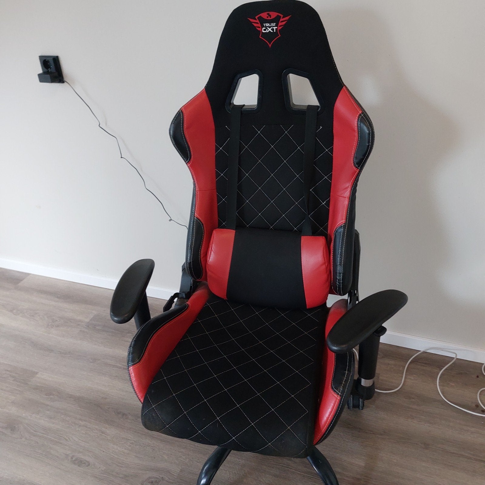 Gaming Bureaustoel Trust GXT 707 Resto - Zwart/Rood, Ophalen, Gebruikt, Zwart, Gaming bureaustoel