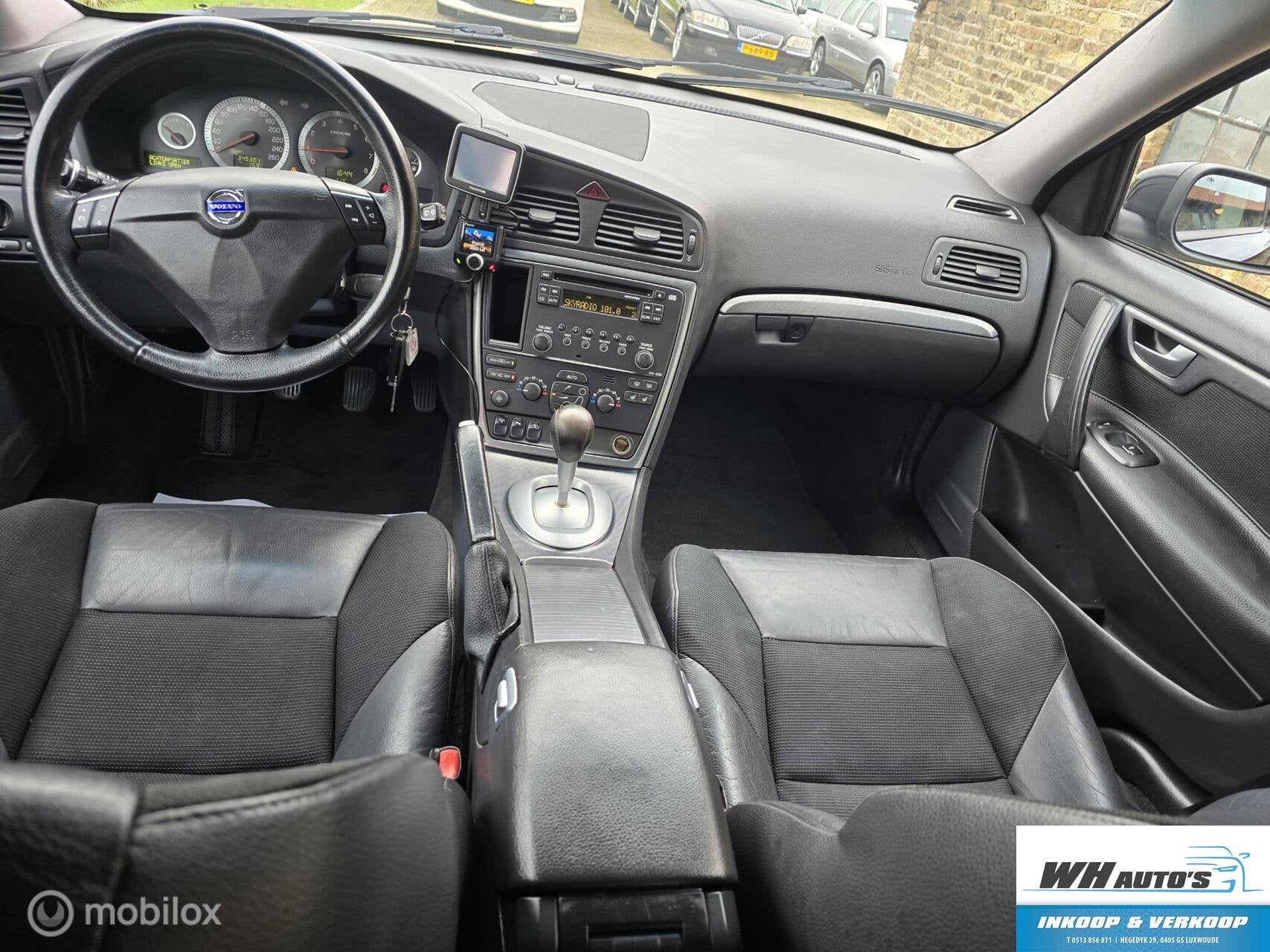 Volvo V70 2.4 Edition | Trekhaak, Zwart, 1470 kg, Euro 4, Geïmporteerd