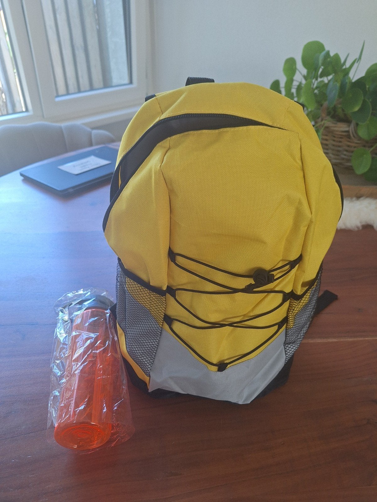 Nieuwe rugzak met bidon - Ideaal voor school/dagtrip, Sieraden, Tassen en Uiterlijk, Tassen | Rugtassen, Overige merken, 25 tot 40 cm