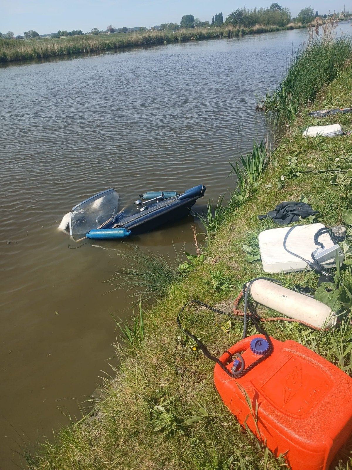 Pechservice voor boten en buitenboordmotoren – Den Haag, Ophalen