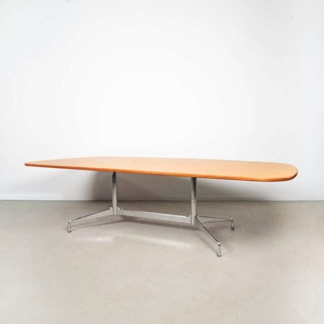 1x Vitra Segmented Tabel Tafel Hout – Chroom, Niet ingevuld, Gebruikt, 100 tot 150 cm, Niet ingevuld