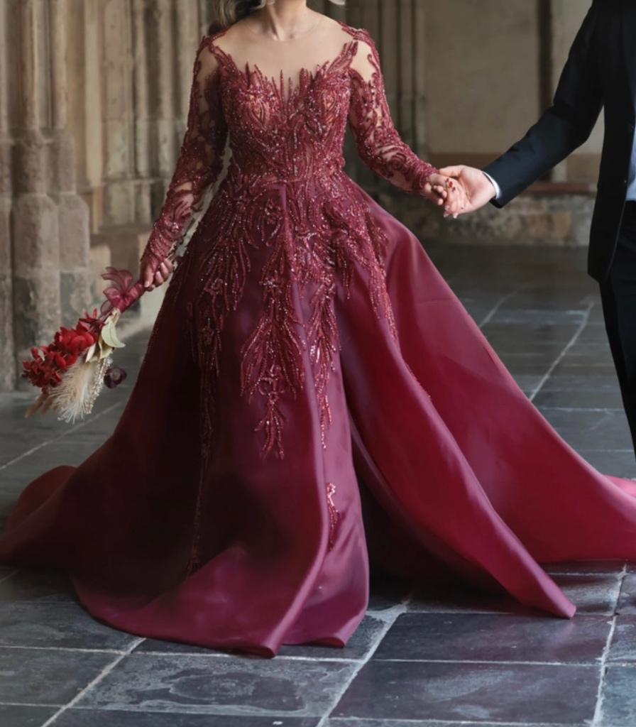 Kinalik maat 36, Ophalen of Verzenden, Zo goed als nieuw, Rood, Accessoires