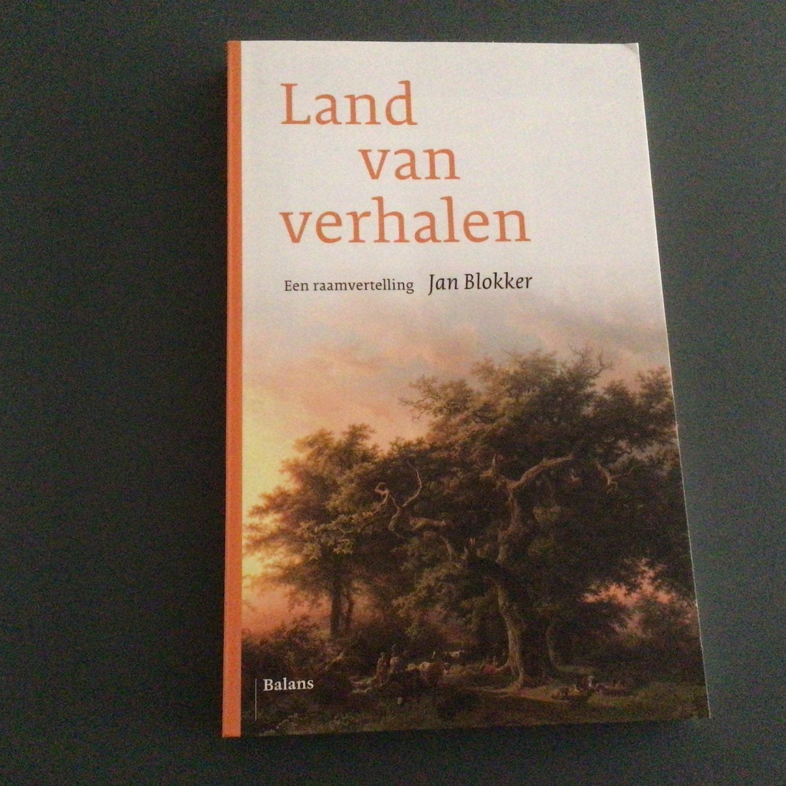 Jan Blokker - Land van verhalen, Ophalen of Verzenden, Zo goed als nieuw, Jan Blokker