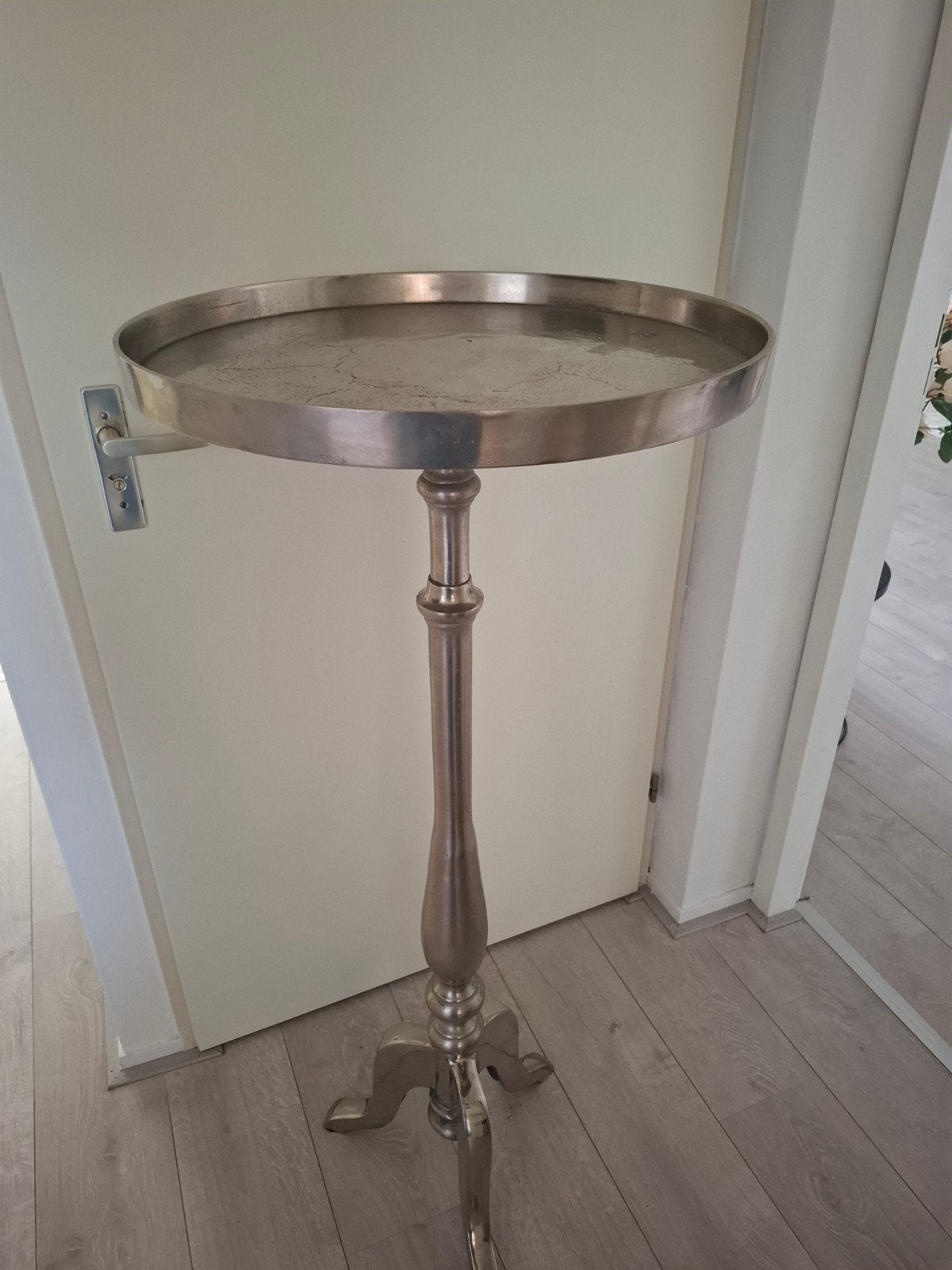 Hoge bijzettafel, stijl Rivier Maison, Ophalen