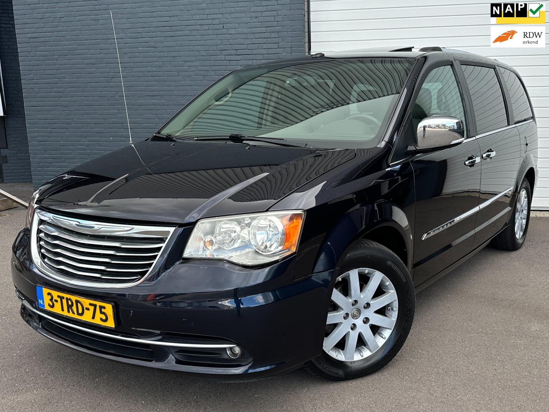 Chrysler Town & Country 3.6 V6 AUTO/ELEKTRISCHEDEUR/VOLLEDER, Auto's, Chrysler, Euro 5, 450 kg, Gebruikt, Blauw