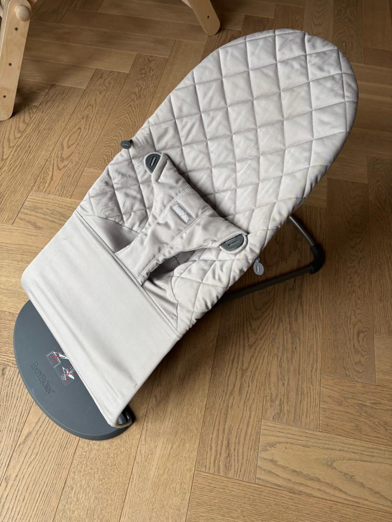 Babybjorn Bliss wipstoel zandgrijs, Ophalen of Verzenden, Gebruikt, Wipstoel, Overige merken