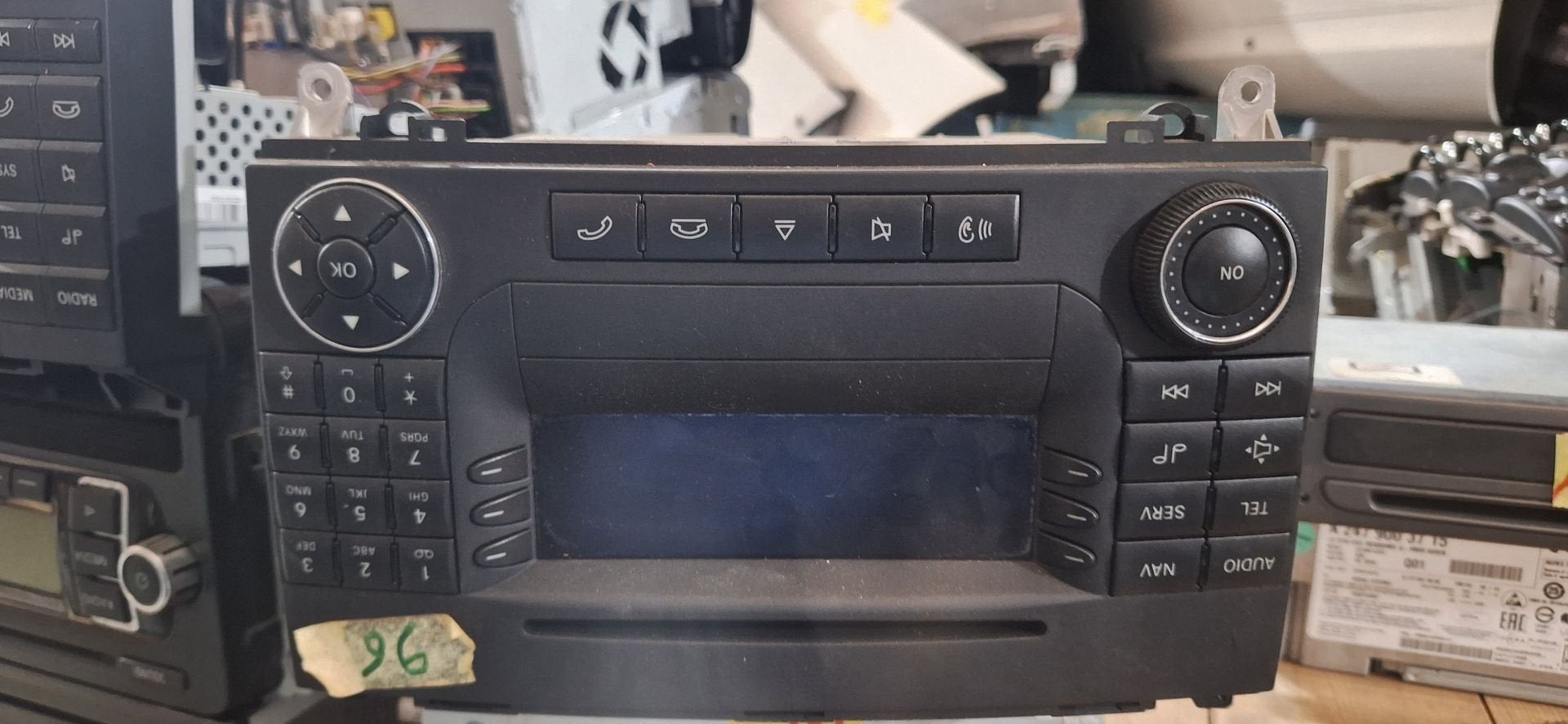 Originele Mercedes-Benz A/B-Klasse Radio Headunit - Harman B, Gebruikt, -, -, Ophalen of Verzenden