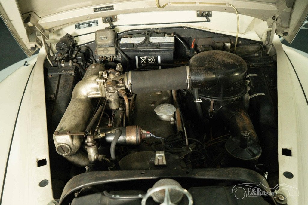 Mercedes-Benz 300 Adenauer | Slechts 3077 Gebouwd | 1961, Auto's, Oldtimers, Achterwielaandrijving, 4 stoelen, Sedan, 120 pk