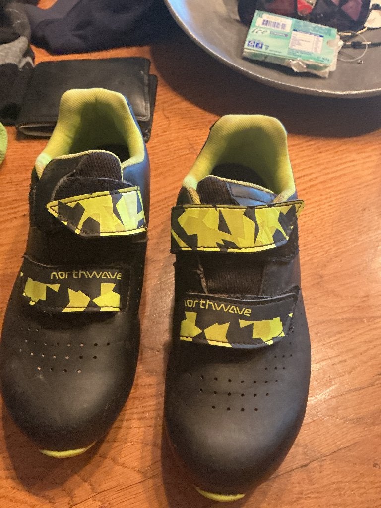 Moutenback kinderschoenen, Sport en Fitness, Ophalen of Verzenden, Zo goed als nieuw, Schoenen