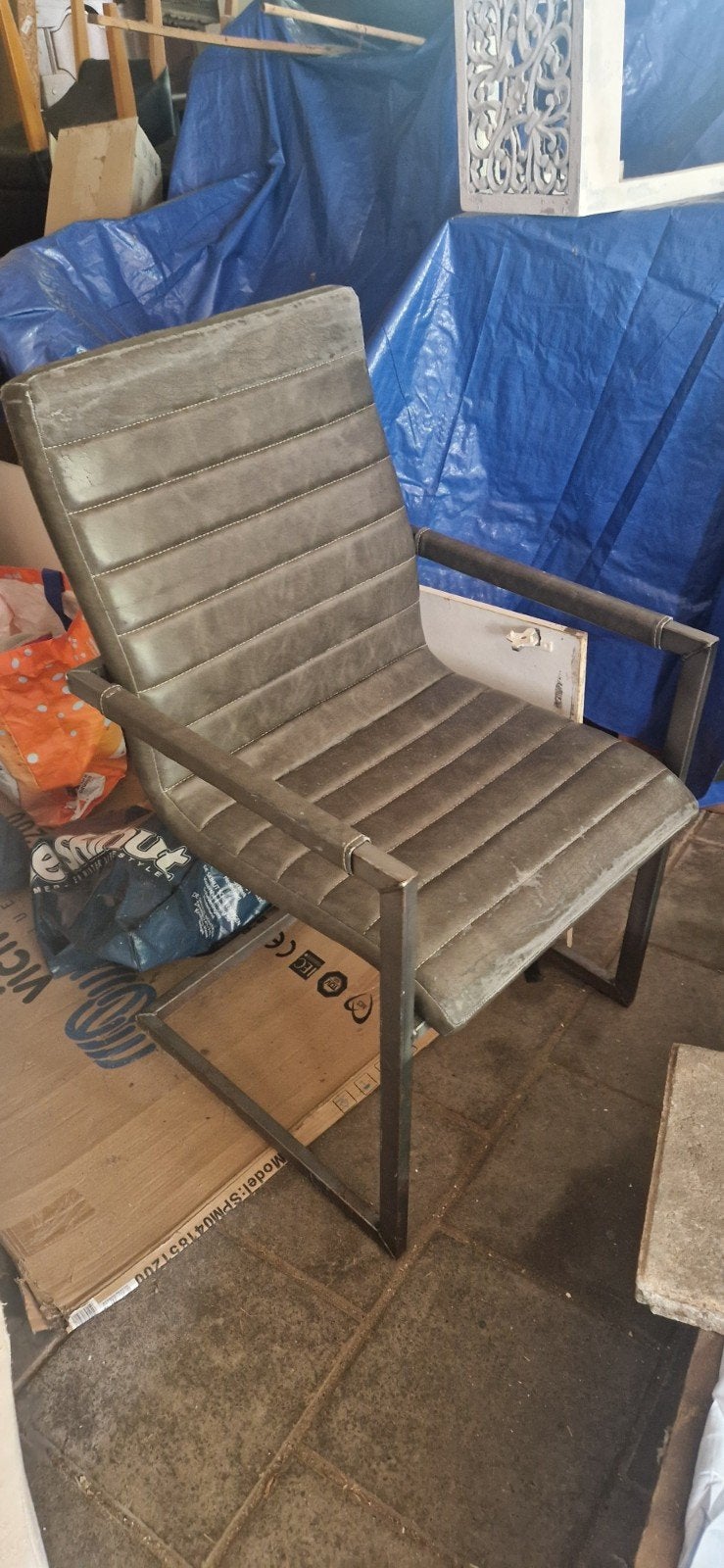 2 Industriële leren stoelen - Gratis af te halen, Huis en Inrichting, Ophalen, Gebruikt, Twee, Metaal