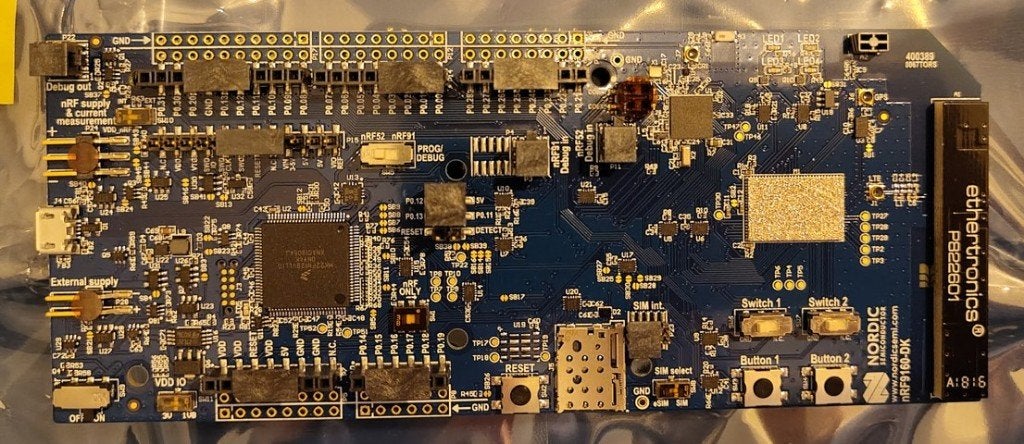 NRF9160-DK Development Kit, Ophalen of Verzenden, Zo goed als nieuw