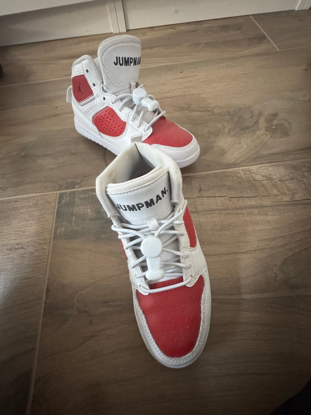 Jordan Jumpman sneakers rood/wit - Maat 31, Gebruikt, Ophalen of Verzenden, Jongen of Meisje, Sportschoenen