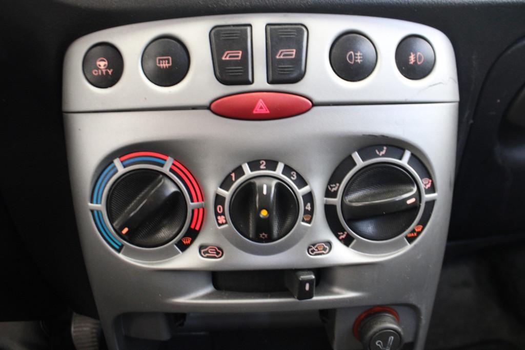 Fiat Punto 1.2 Navigator (bj 2005), Auto's, Fiat, Voorwielaandrijving, Stof, Gebruikt, 4 cilinders