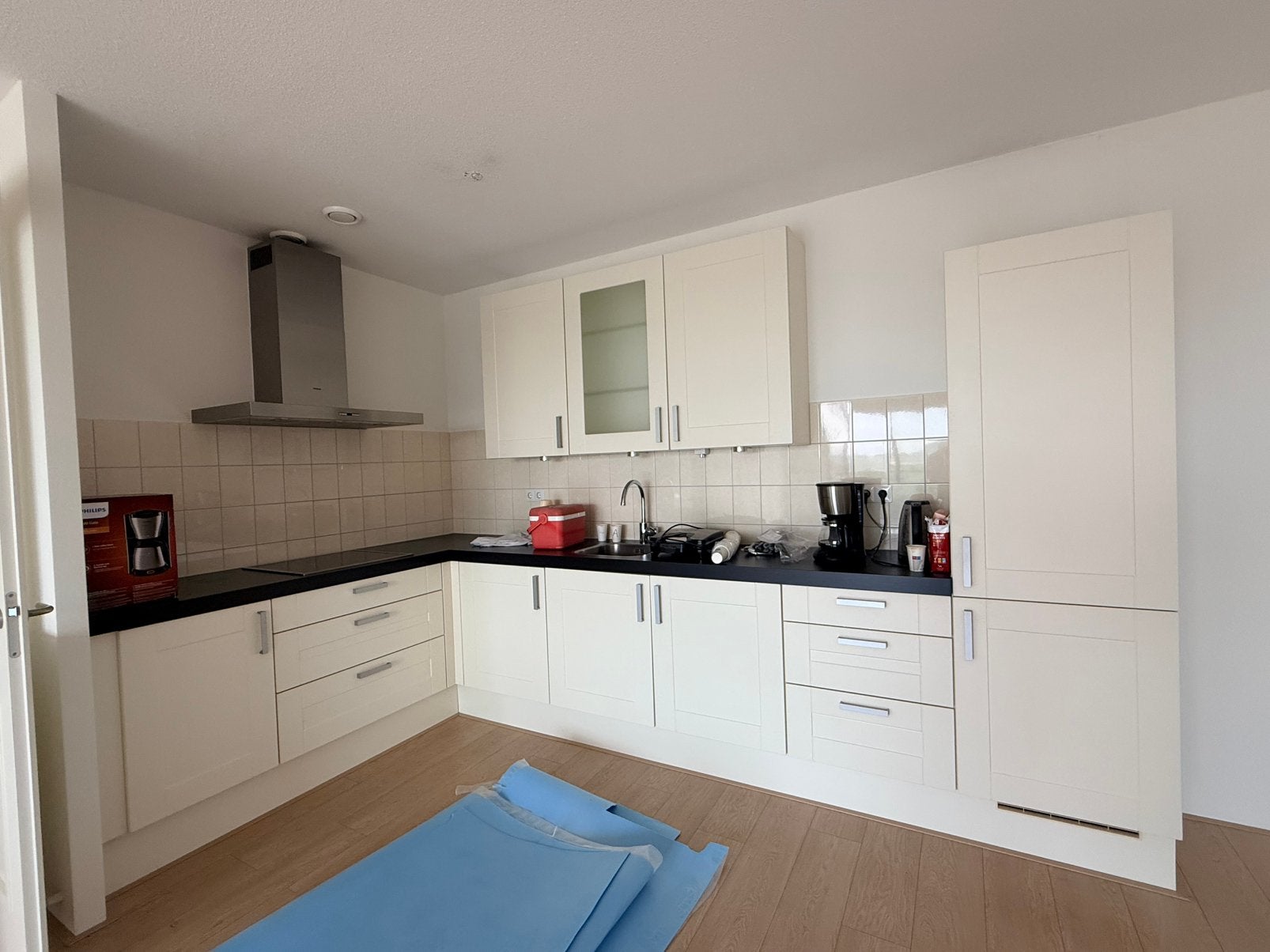 Keuken wit, goede staat, koelkast, vriezer, ceran kookplaat, Huis en Inrichting, Keuken | Complete keukens, Ophalen, Gebruikt