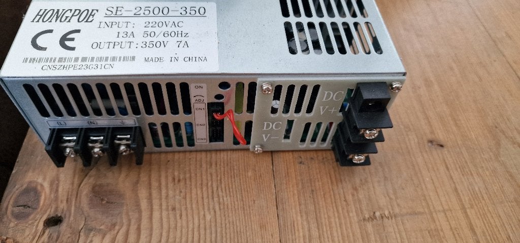 HONGPOE SE2500-350 regelbaar 0-350V en 0-7A - 2500 watt, Hobby en Vrije tijd, Elektronica-componenten, Ophalen of Verzenden, Zo goed als nieuw