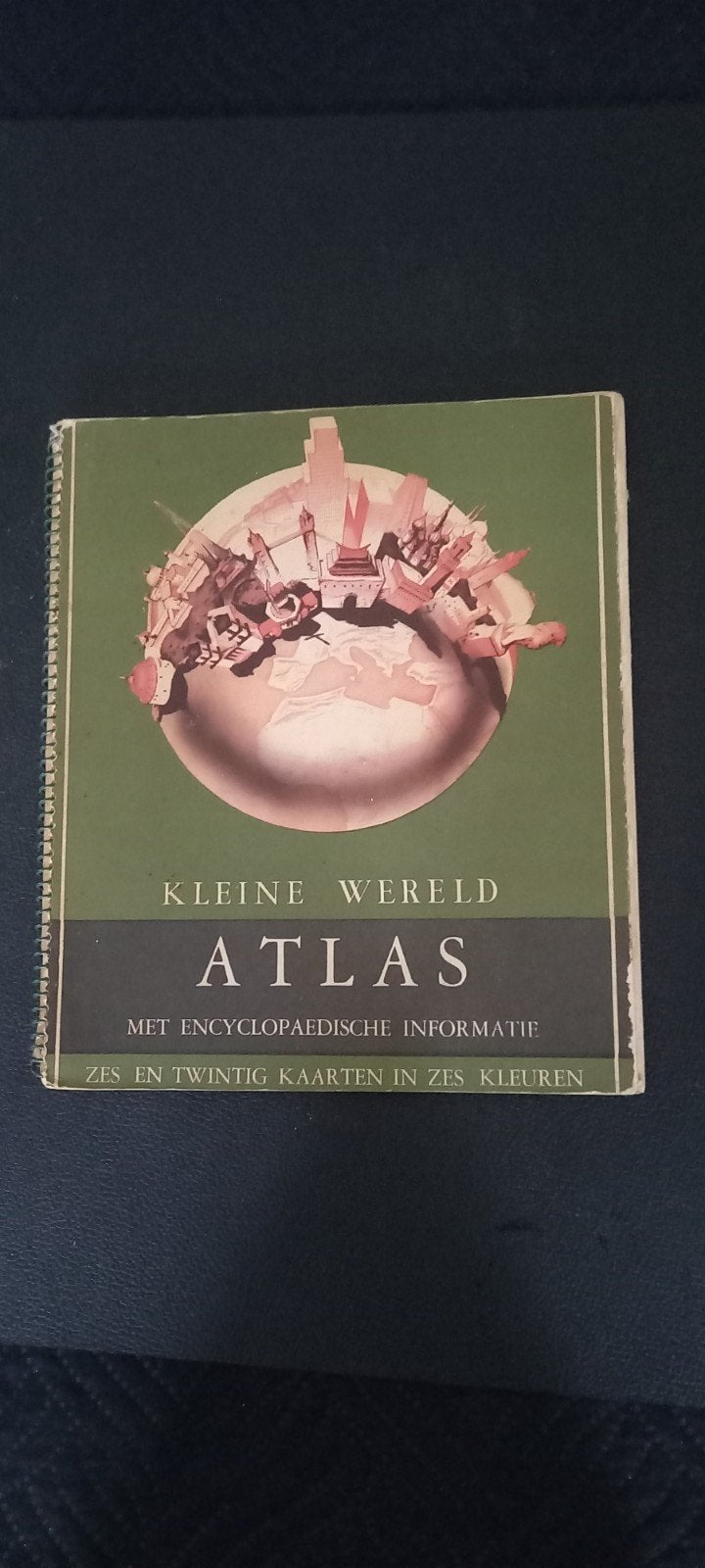 Oude ELSEVIER kleine wereldatlas. 1950, Boeken, Atlassen en Landkaarten, Gelezen, Ophalen of Verzenden, Landkaart, 1800 tot 2000