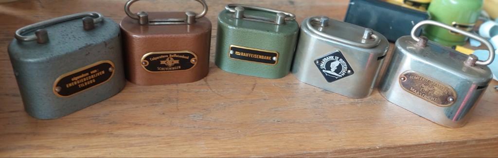 5 Vintage spaarpotten van diverse Nederlandse banken, Verzamelen, Efteling, Ophalen of Verzenden, Gebruikt, Gebruiksvoorwerp