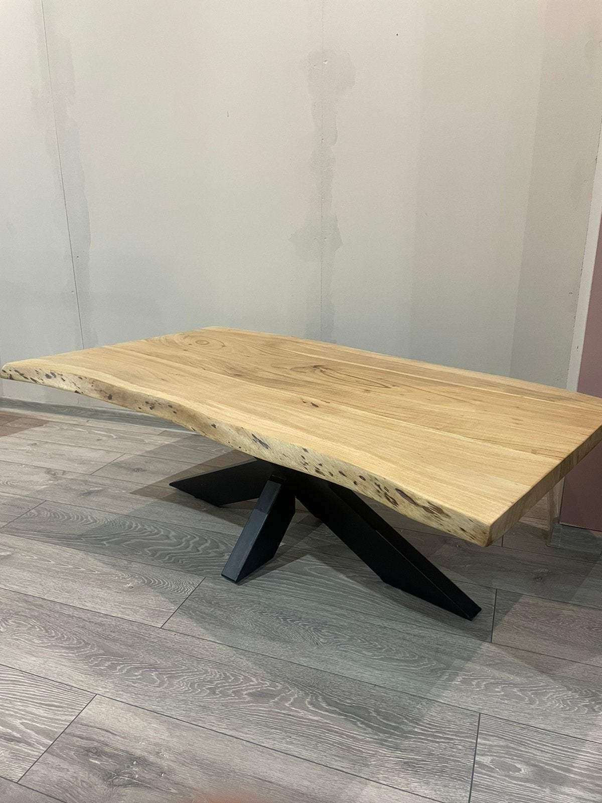 LEEGVERKOOP CHEFMEUBEL VOORRAAD ACACIA TAFEL 299, Bruin, Nieuw, Ophalen of Verzenden, Modern