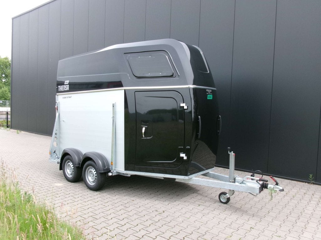 2 Paards trailer in zeer nette staat. Atec Thensa. Mei 2026, Niet ingevuld, Aluminium, Zo goed als nieuw, 2-paards trailer