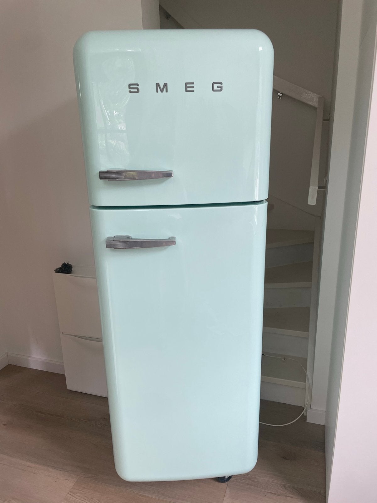 Smeg koelkast met vriesvak - 4 jaar gebruikt, Ophalen, Gebruikt, 200 liter of meer, 60 cm of meer