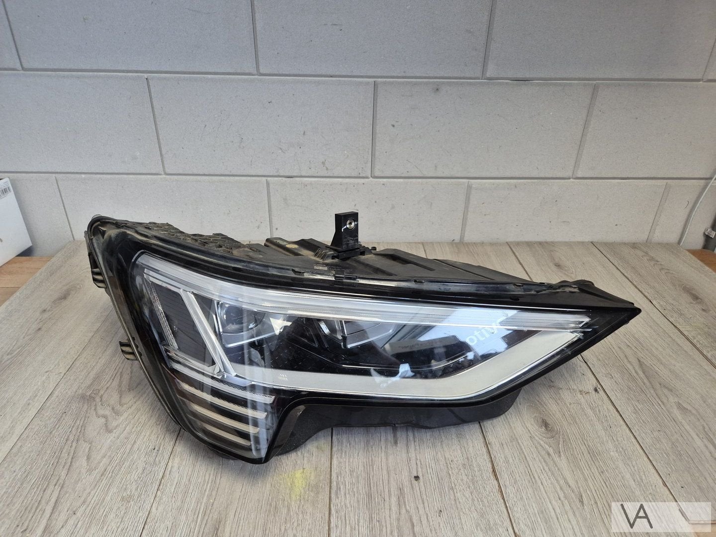 Audi E-tron Etron 2018 - 2024 koplamp rechts 4ke941040 LED, Auto-onderdelen, Gebruikt, -, -, -