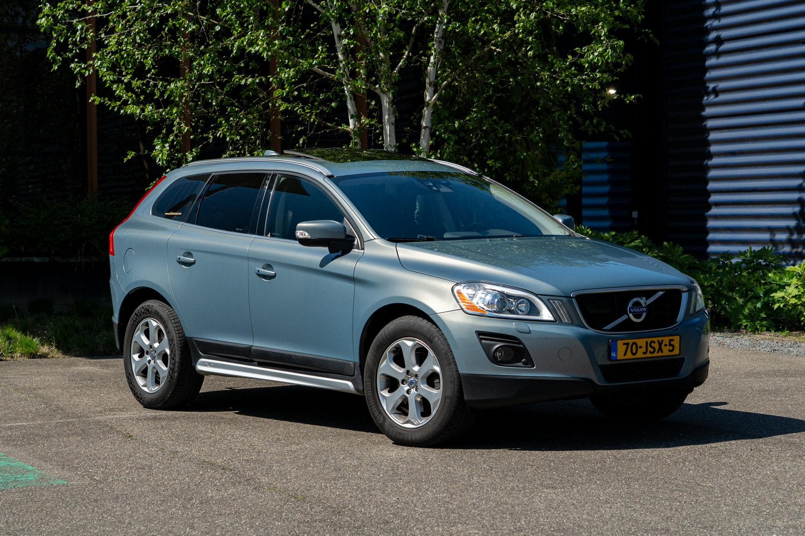 Volvo XC60 T6 Polestar AWD Momentum | Youngtimer | Carplay, Auto's, Automaat, 1748 kg, Lichtsensor, 2000 kg