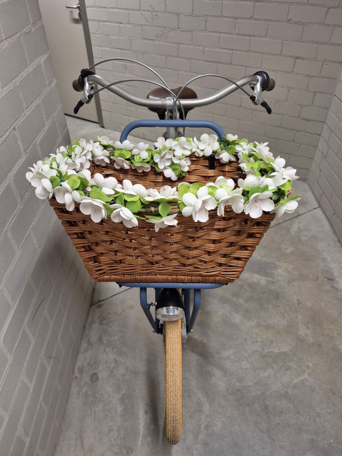 Gazelle Miss Grace Damesfiets met bloemenmand, Fietsen en Brommers, Fietsen | Dames | Damesfietsen, Versnellingen, Ophalen of Verzenden