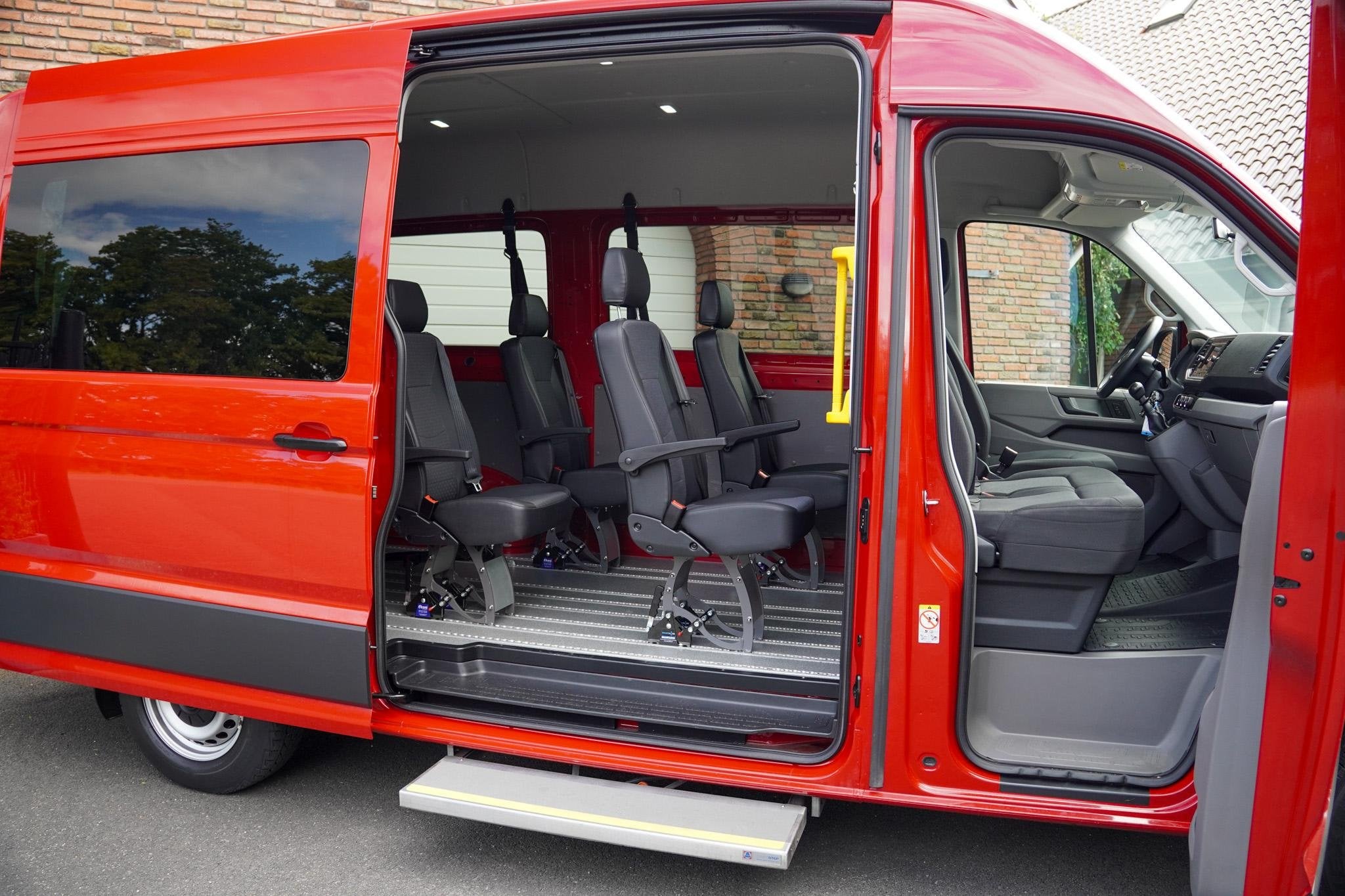 Volkswagen Crafter 2.0 TDI 140 PK L3H3 Rolstoelbus, Voorwielaandrijving, Stof, Gebruikt, Overige carrosserieën