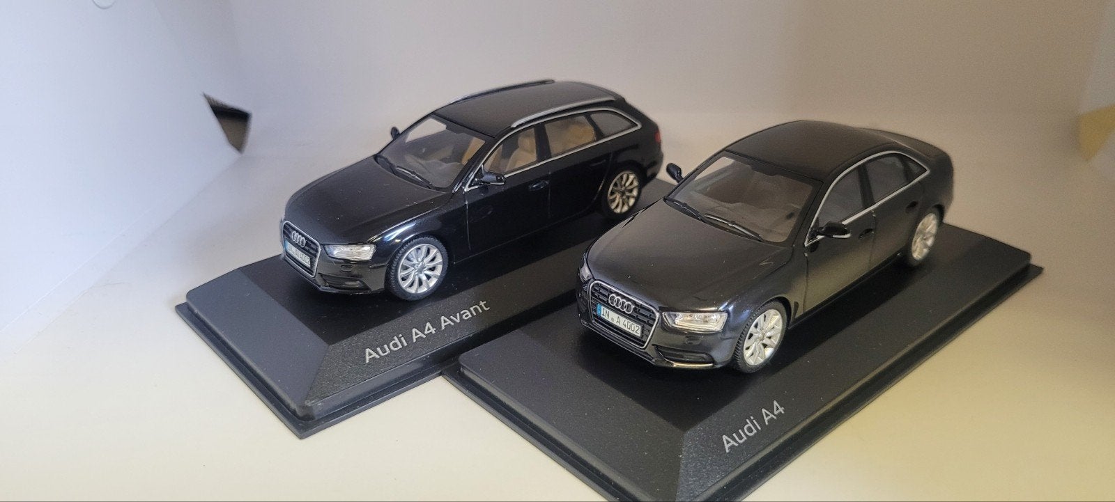 Minichamps Audi A4  B8 sedan & avant, Ophalen of Verzenden, Nieuw, Auto, MiniChamps
