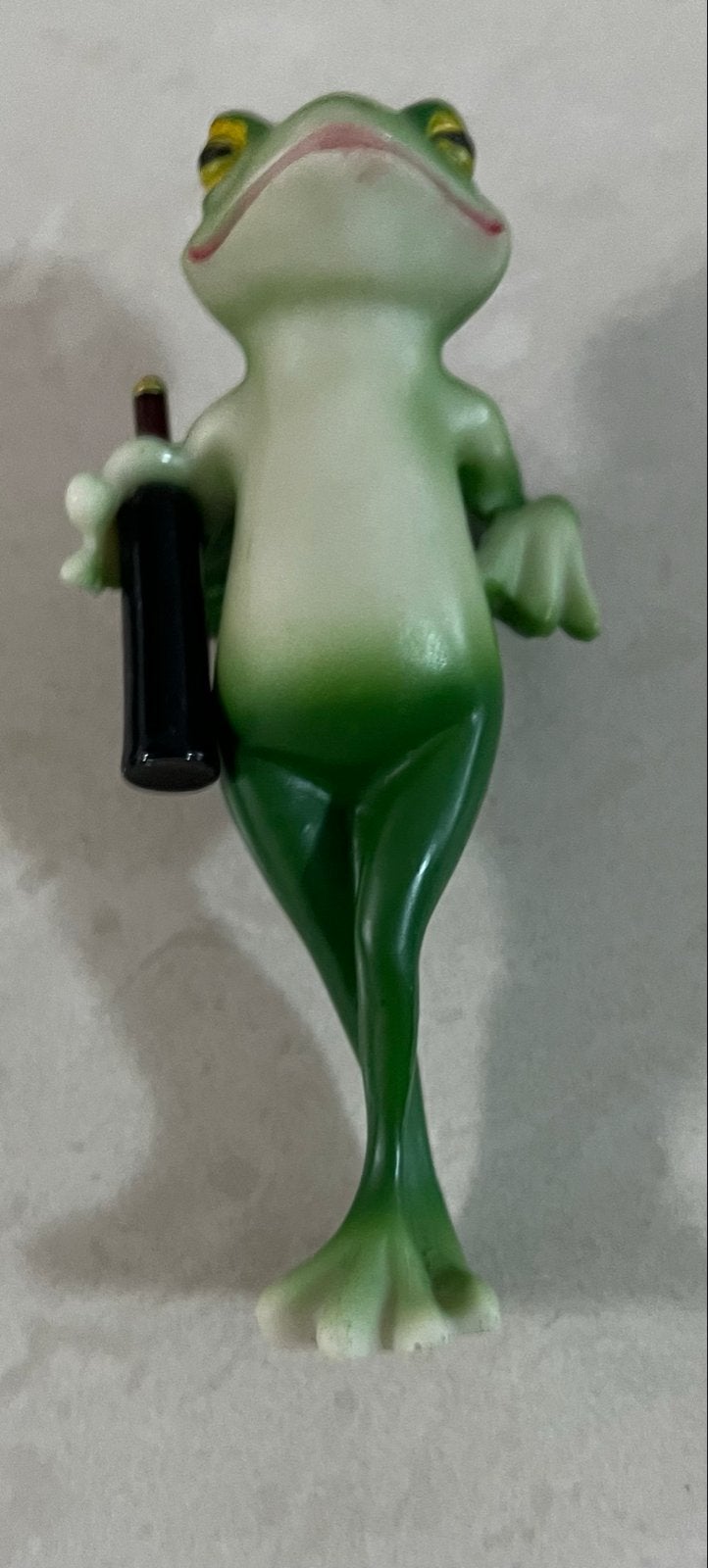 Grappige kikker met flesje - Decoratief beeldje (nieuw), Verzamelen, Beelden en Beeldjes, Ophalen of Verzenden, Nieuw