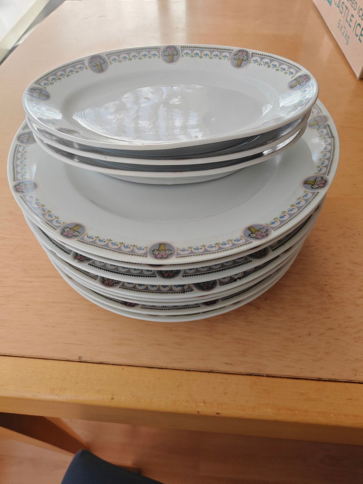 Antiek Boheems Oepiag Servies: Borden & Serveerschaaltjes, Ophalen