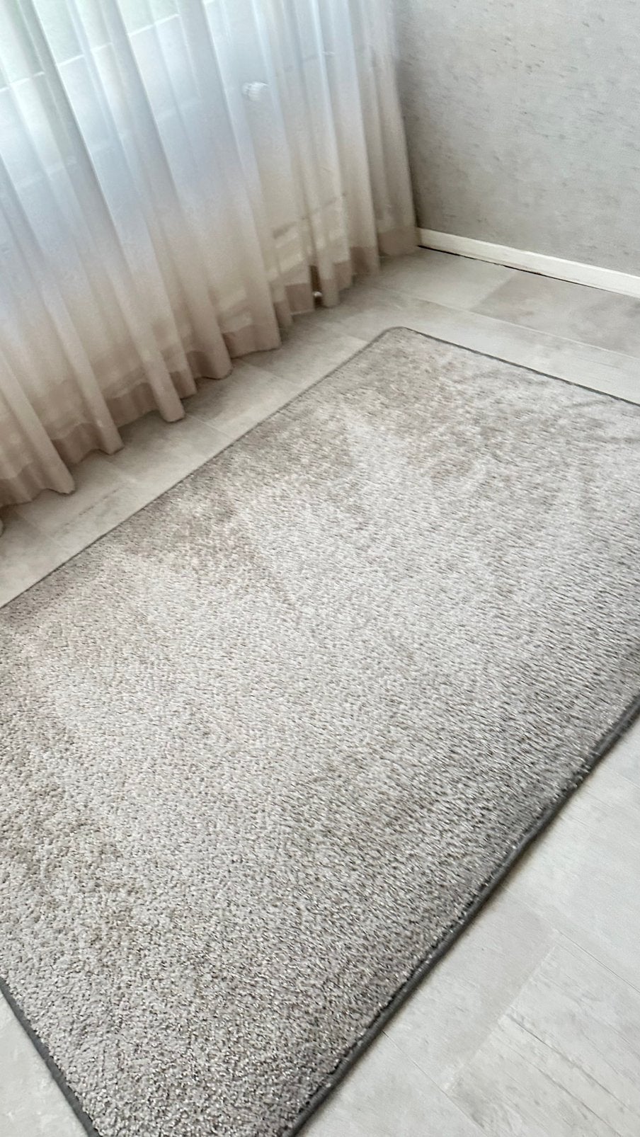 Modern Taupe Vloerkleed - Zacht en Comfortabel, 100 tot 150 cm, Ophalen of Verzenden, Zo goed als nieuw, 150 tot 200 cm