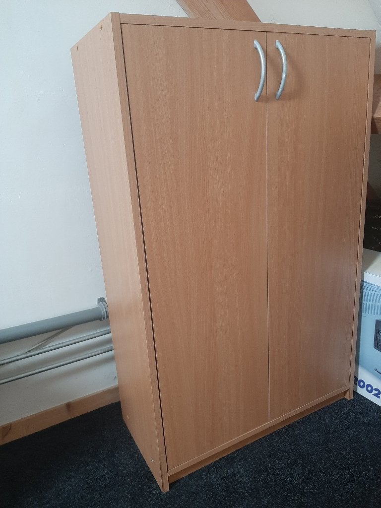Bruine kast met planken, Ophalen, 100 tot 150 cm, 50 tot 100 cm, 25 tot 50 cm