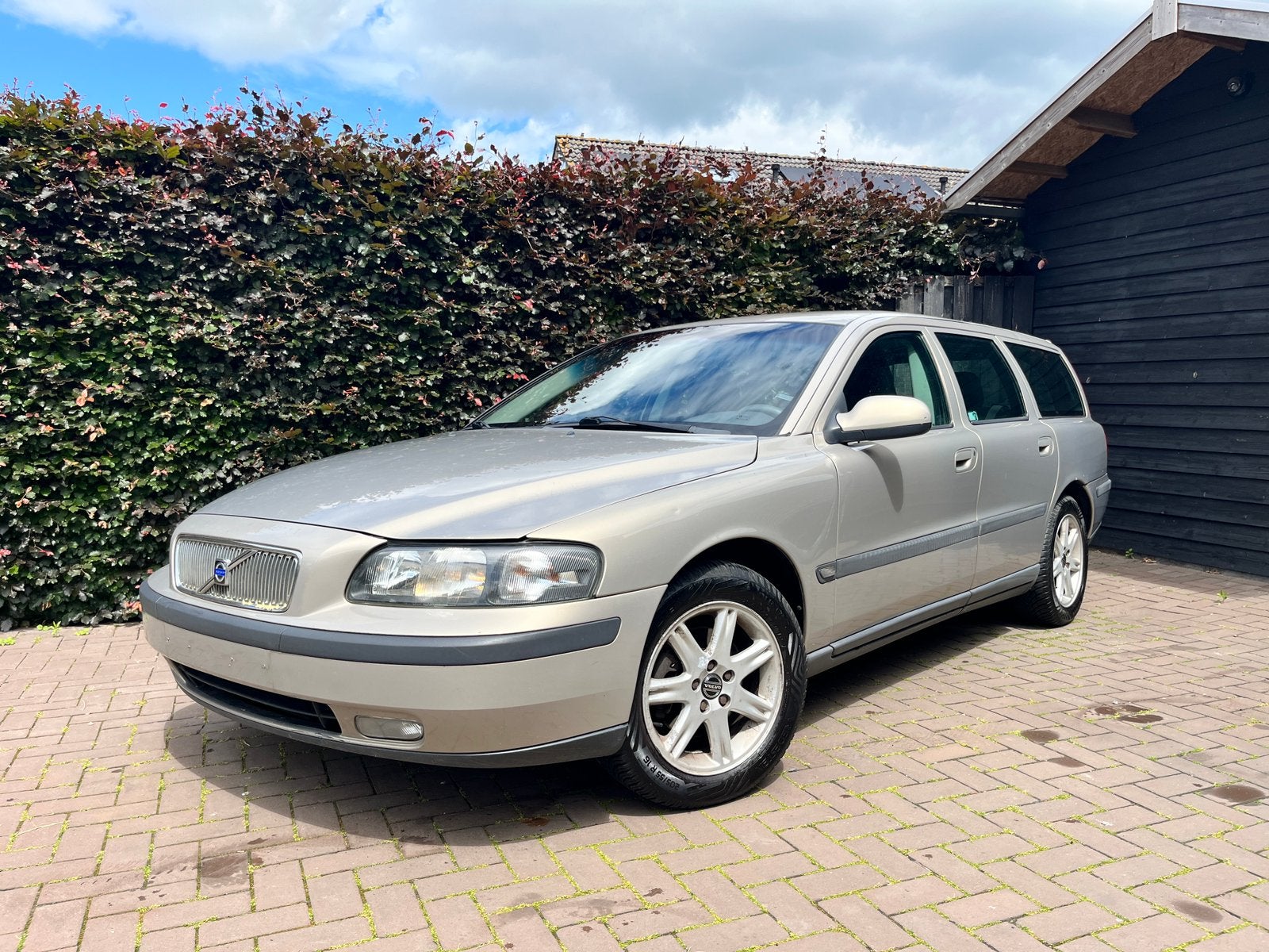 Volvo V70 2.4 140PK AUT 2001 Beige, Auto's, 1800 kg, Beige, Stationwagon, Particulier