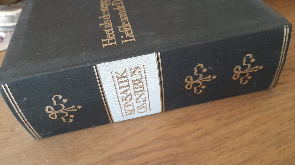 Konsalik Omnibus Heet als de steppewind/ Liefde aan de Don, Ophalen of Verzenden, Gelezen, Konsalik