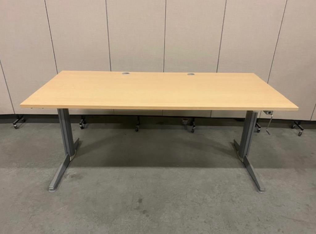 Adjustable desk with crank and cable management, In hoogte verstelbaar, Spaanplaat of MDF, Ophalen of Verzenden, Zo goed als nieuw