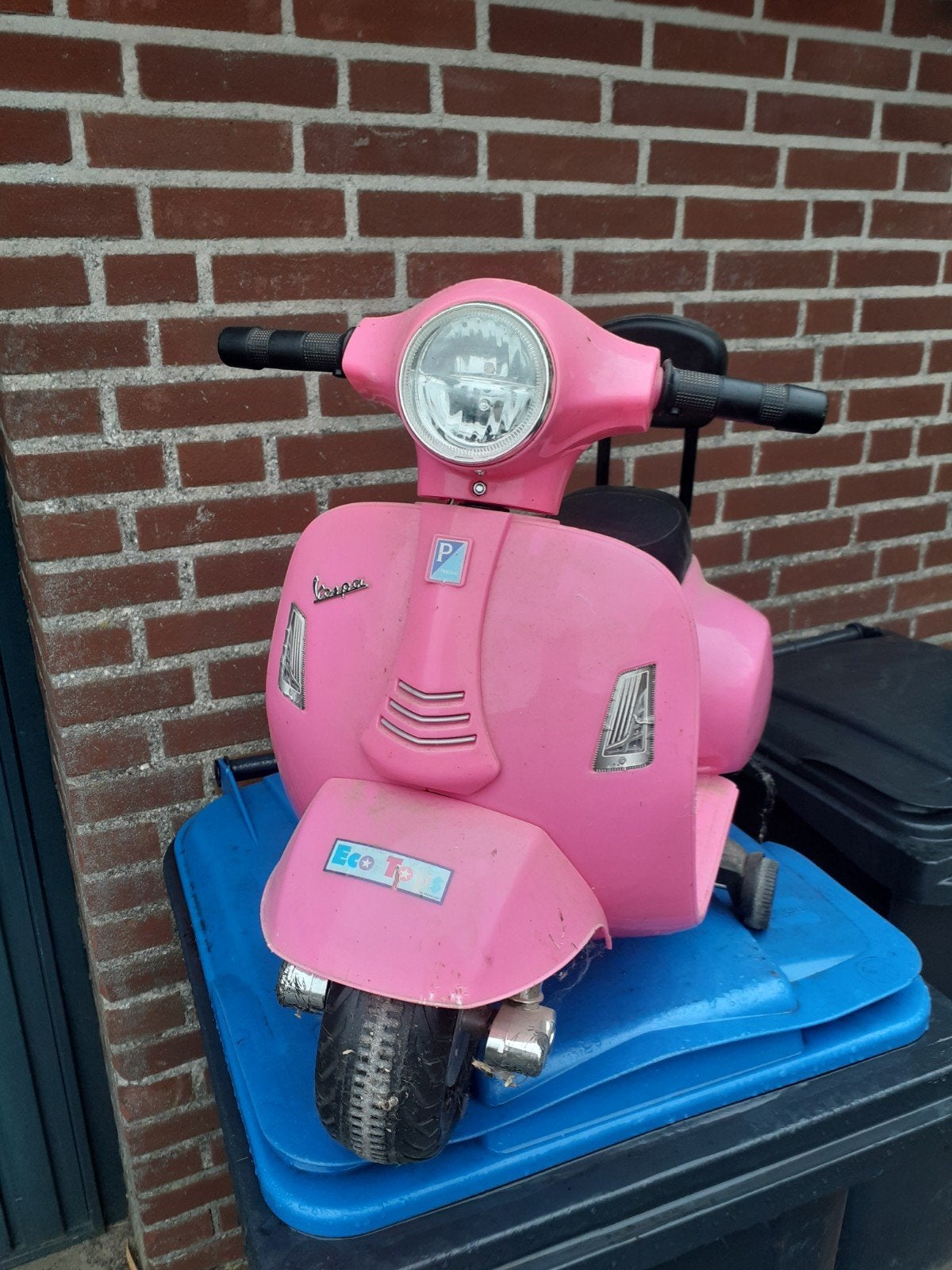 Roze Elektrische Kinder Scooter - Vespa Stijl, Kinderen en Baby's, Gebruikt