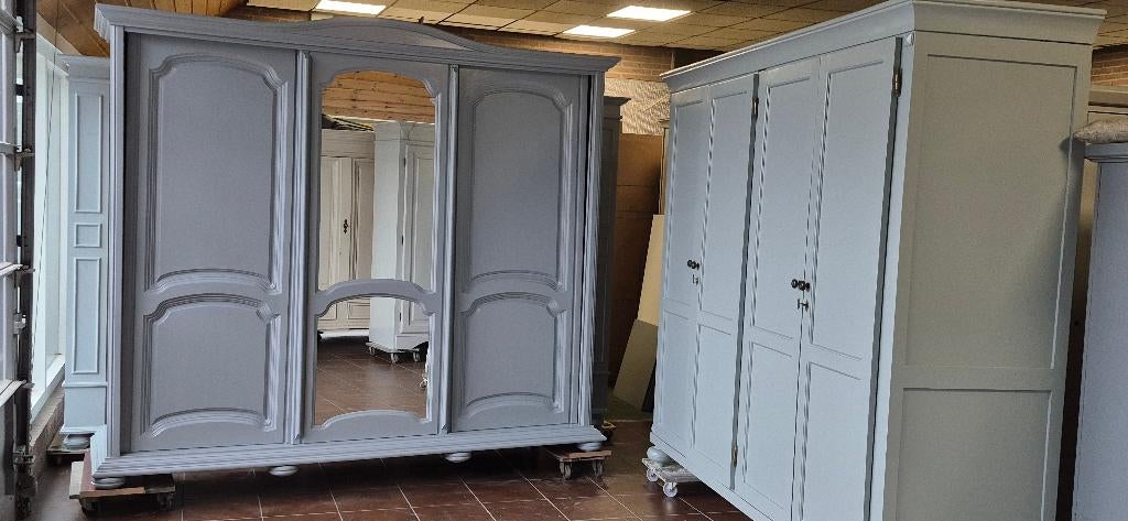 Brocante schuifdeuren garderobe kasten, slaapkamerkasten, Ophalen, Zo goed als nieuw