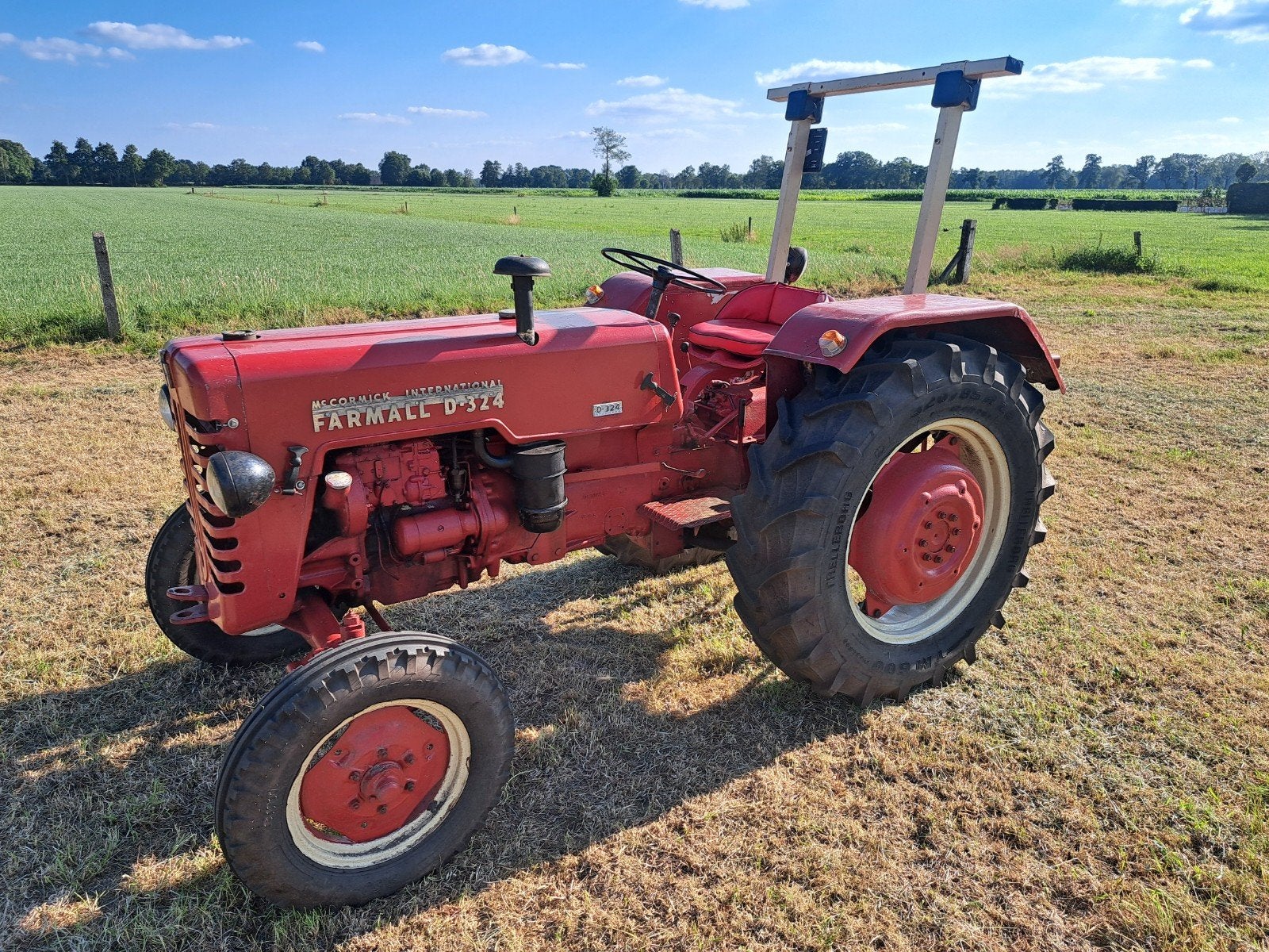 Cormick 324 tractor agrarisch landbouw IHC Case IH Oldtimer, Ophalen, Gebruikt, Tot 2500, McCormick