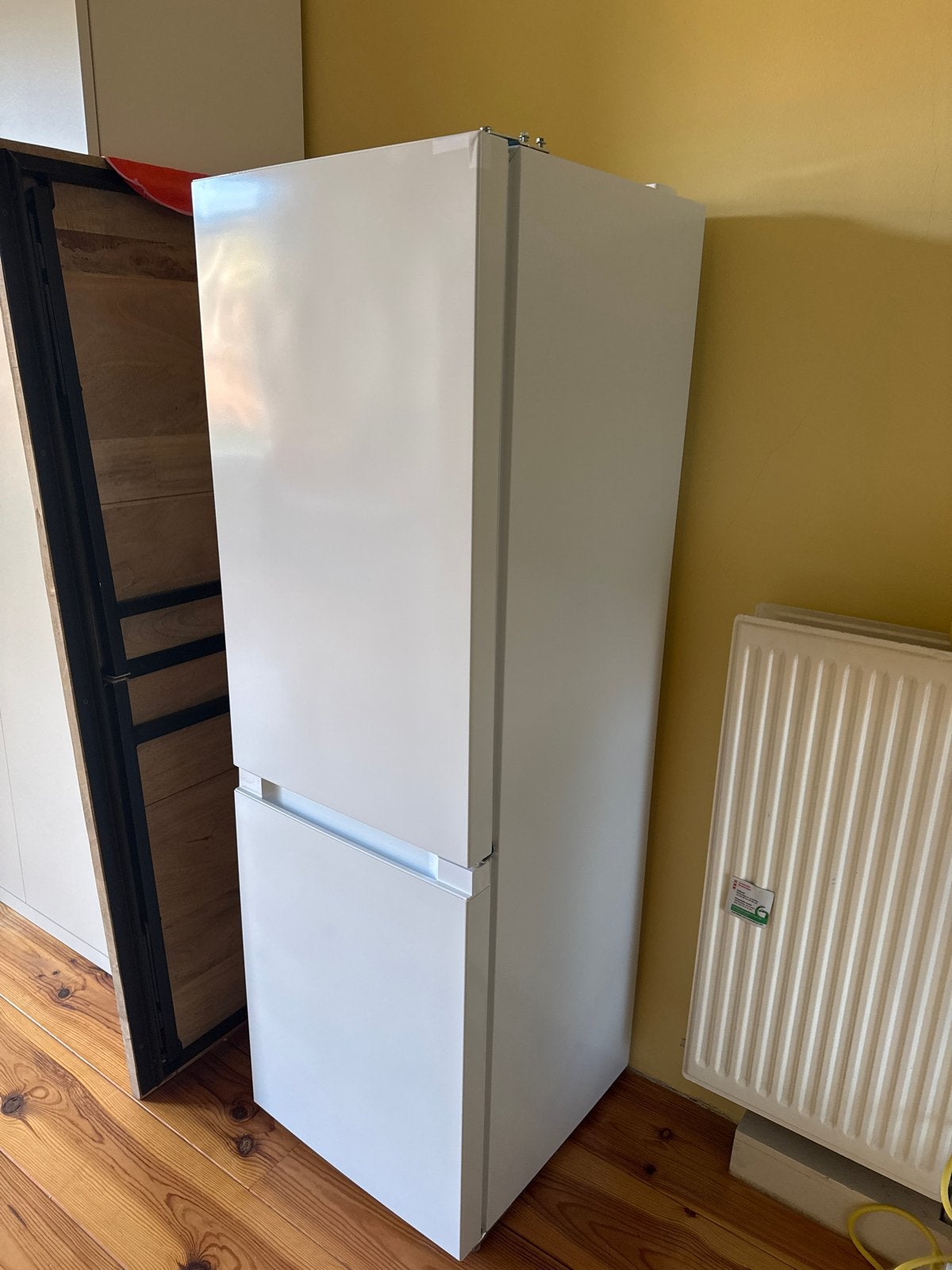 Gloednieuwe IKEA Lagan koelkast met vriesvak, Ophalen, 150 tot 200 liter, Nieuw, 140 tot 160 cm