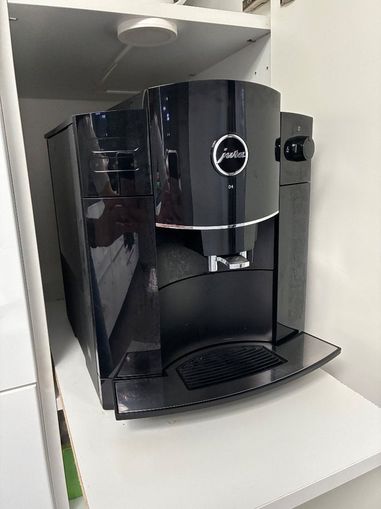 Jura D4 koffiemachine met defect, Ophalen, Afneembaar waterreservoir, Gebruikt, Espresso apparaat