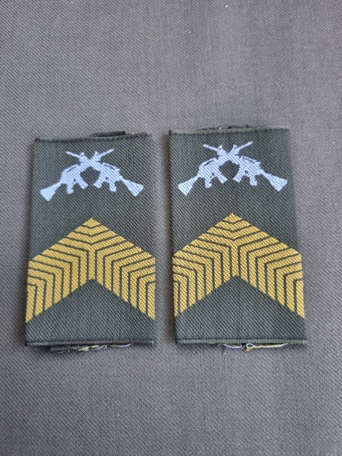 rangen gvt korporaal olk (witte wapens), Verzamelen, Ophalen of Verzenden, Landmacht, Nederland, Embleem of Badge