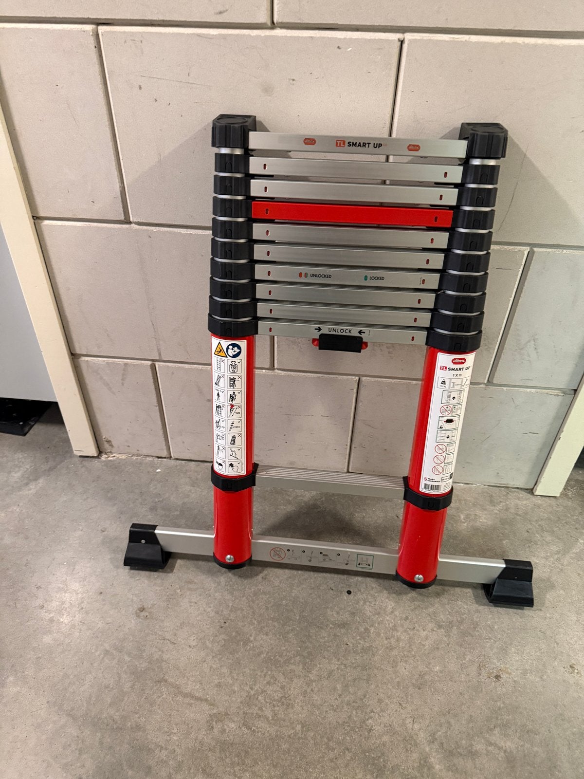 Altrex TL Smart Up 1x11 Telescopische Ladder, Doe-het-zelf en Verbouw, Ladders en Trappen, Nieuw, Ophalen of Verzenden, Ladder