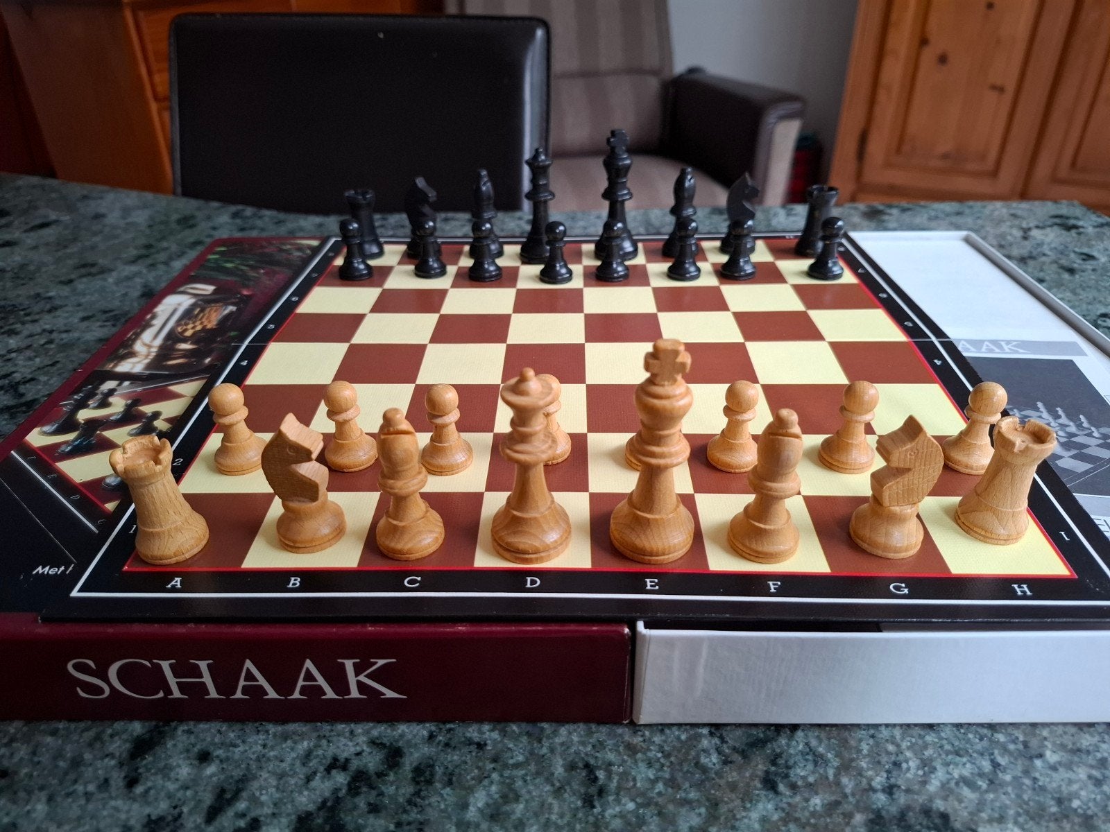 Schaakspel Hema; in nieuwstaat, Ophalen, Zo goed als nieuw