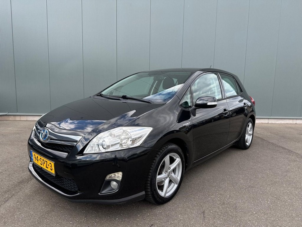 Toyota Auris 1.8 Full Hyb.Dyn.Bns TREKHAAK | CAMERA | NAP !, Auto's, Toyota, Euro 5, Start-stop-systeem, 4 cilinders, Zwart