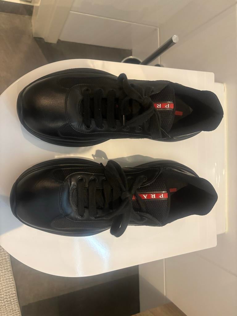 Prada schoenen maat 42 - Zo goed als nieuw, Ophalen of Verzenden, Zo goed als nieuw, Zwart, Sneakers of Gympen