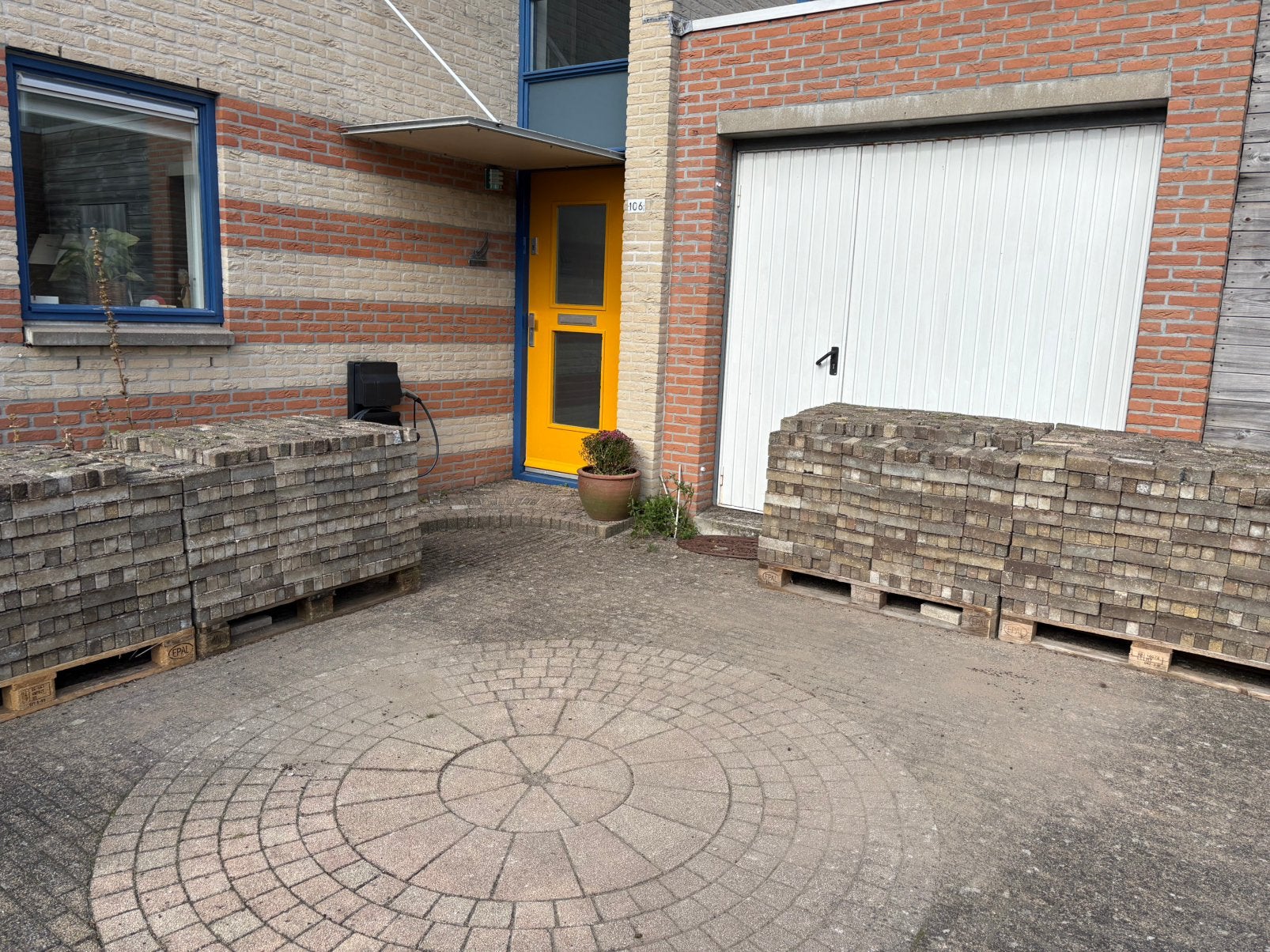 45m2 betonklinkers 5x20 cm en cirkel doorsnee 2,5m, Tuin en Terras, Ophalen, Gebruikt, Beton, Klinkers